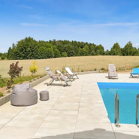 Stunning In With Swimming Pool *